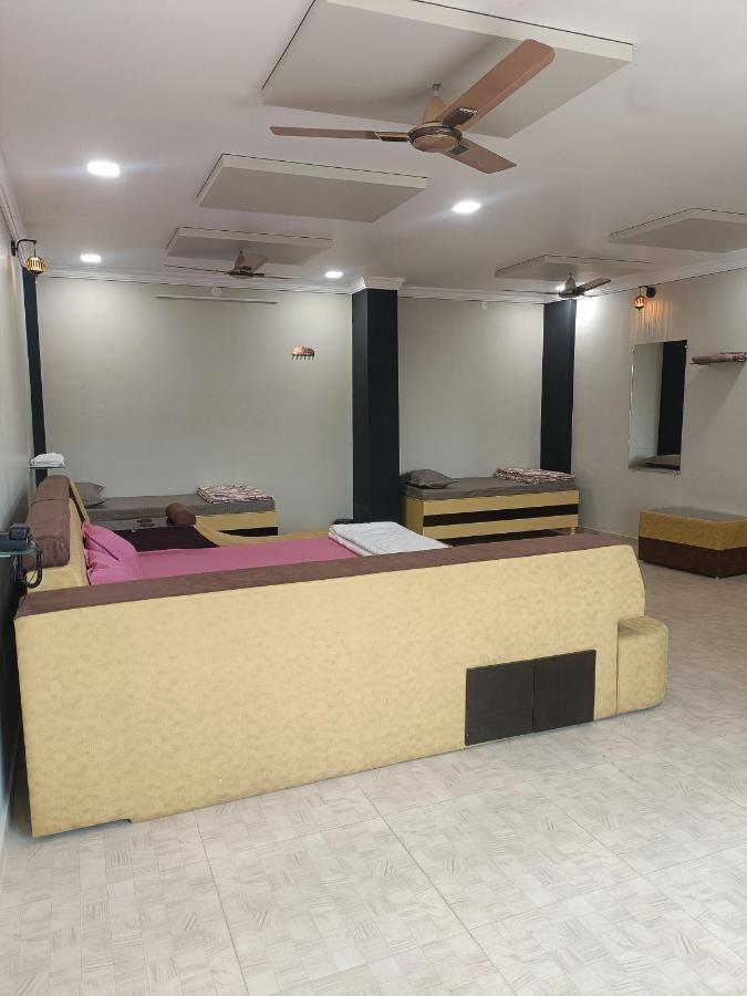 Hotel Jb Star Māndvi 外观 照片