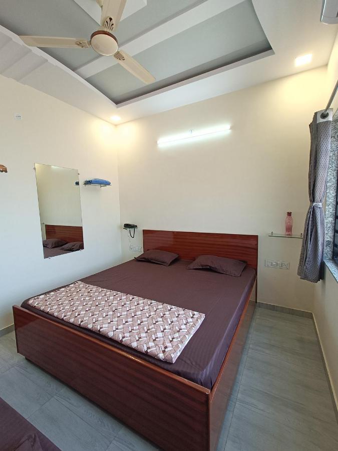 Hotel Jb Star Māndvi 外观 照片