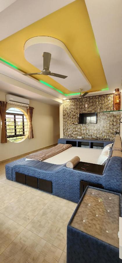 Hotel Jb Star Māndvi 外观 照片